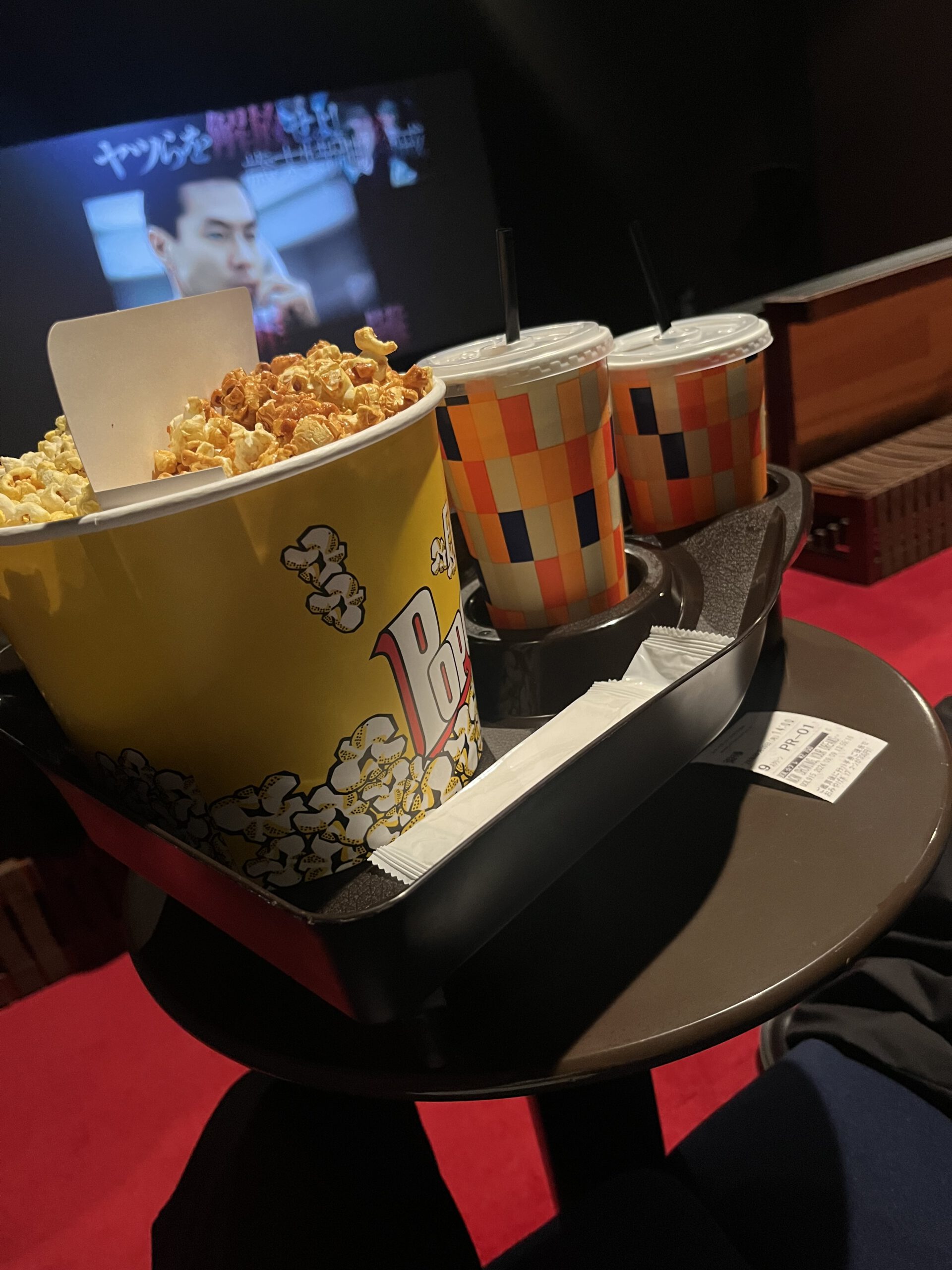 映画館でワンランク上の贅沢ペアシート32
